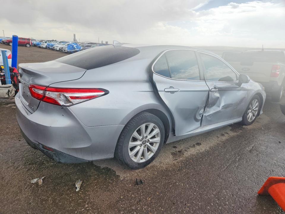 2020 Toyota Camry le