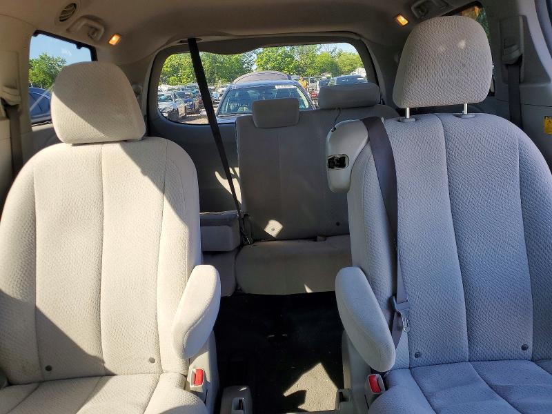 2011 Toyota Sienna le