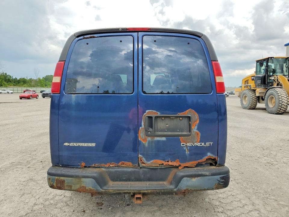 2004 Chevrolet Express G2500