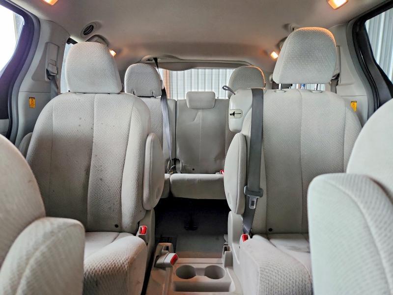 2011 Toyota Sienna le