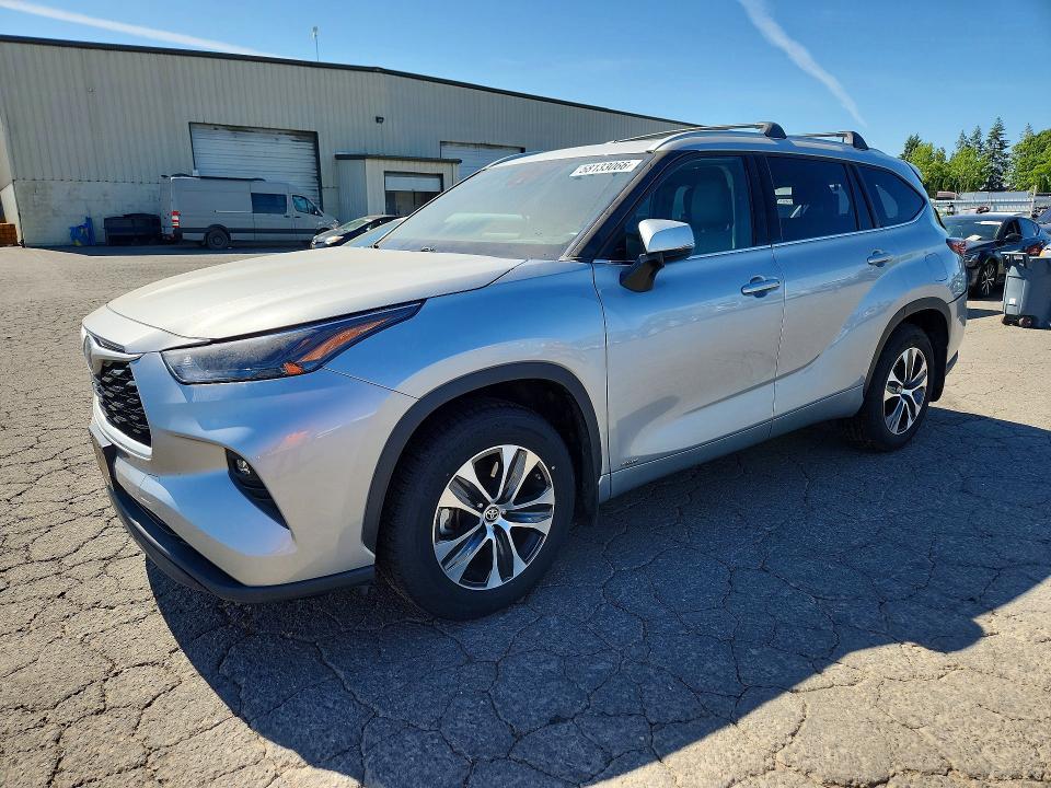 2022 Toyota Highlander Hybrid xle