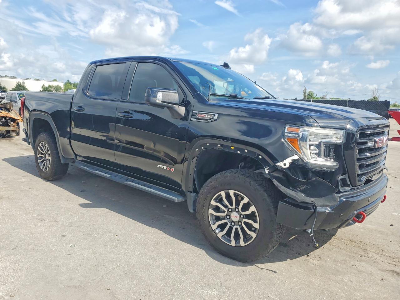 2022 GMC Sierra Limited K1500 AT4