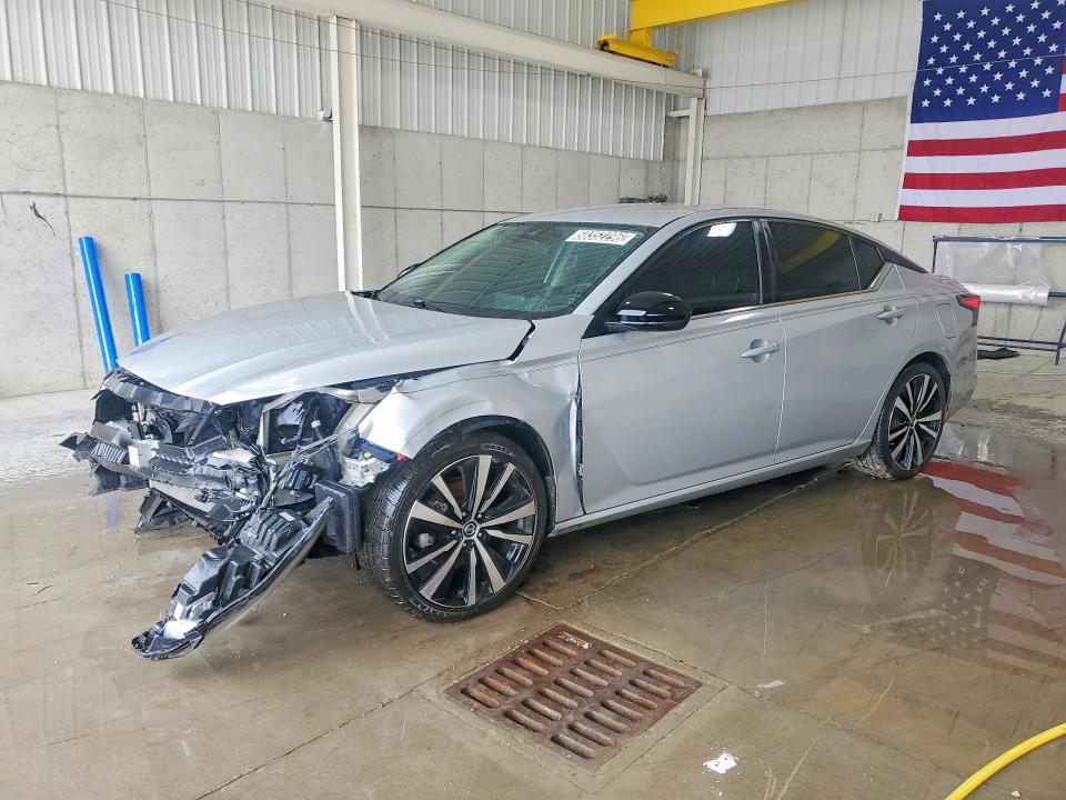 2022 Nissan Altima sr