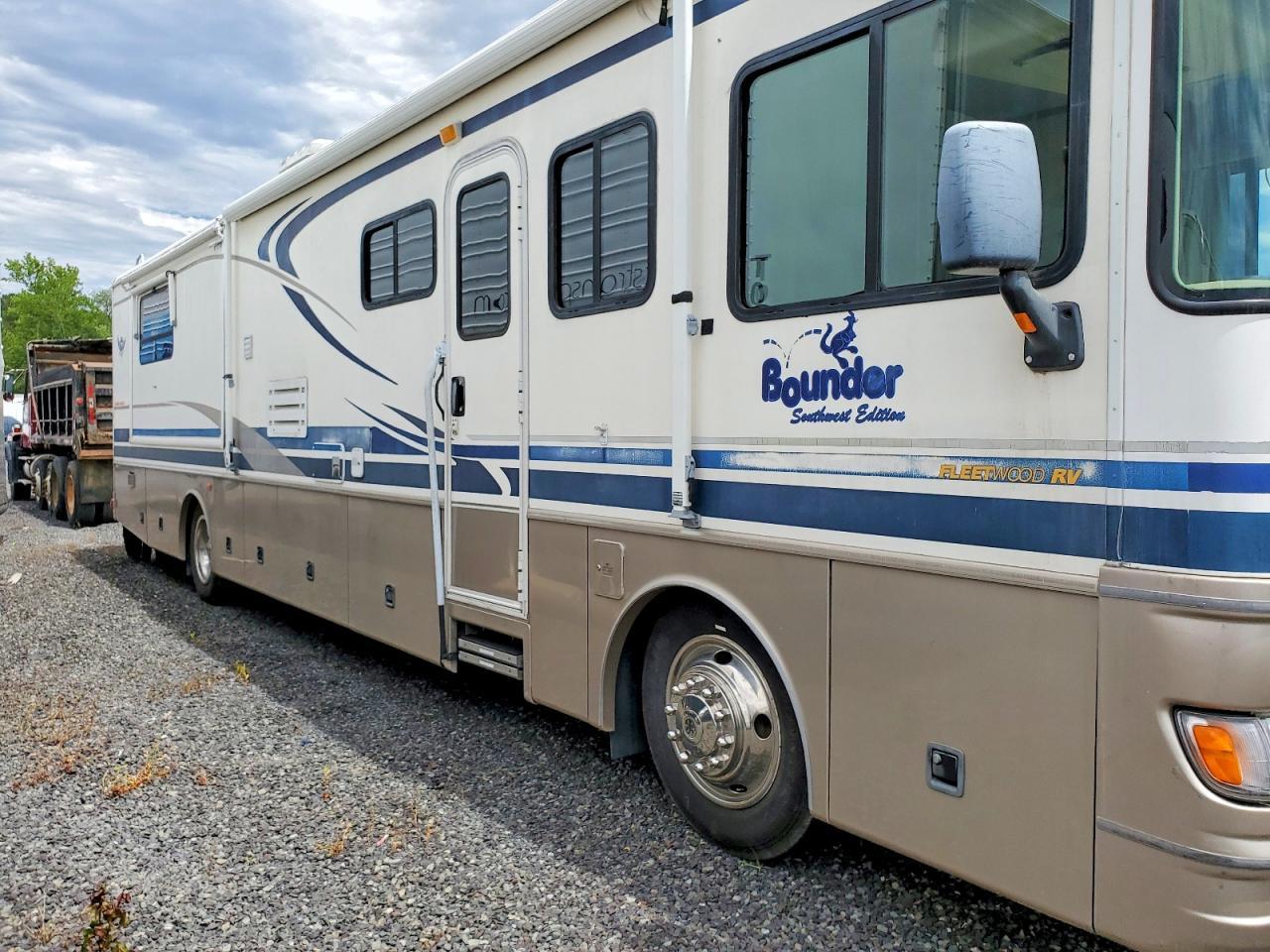 2002 Fleetwood Rv Recreational Vehicle (RV)