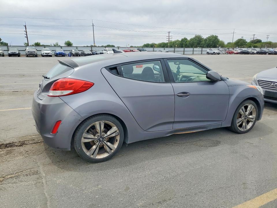 2016 Hyundai Veloster Base