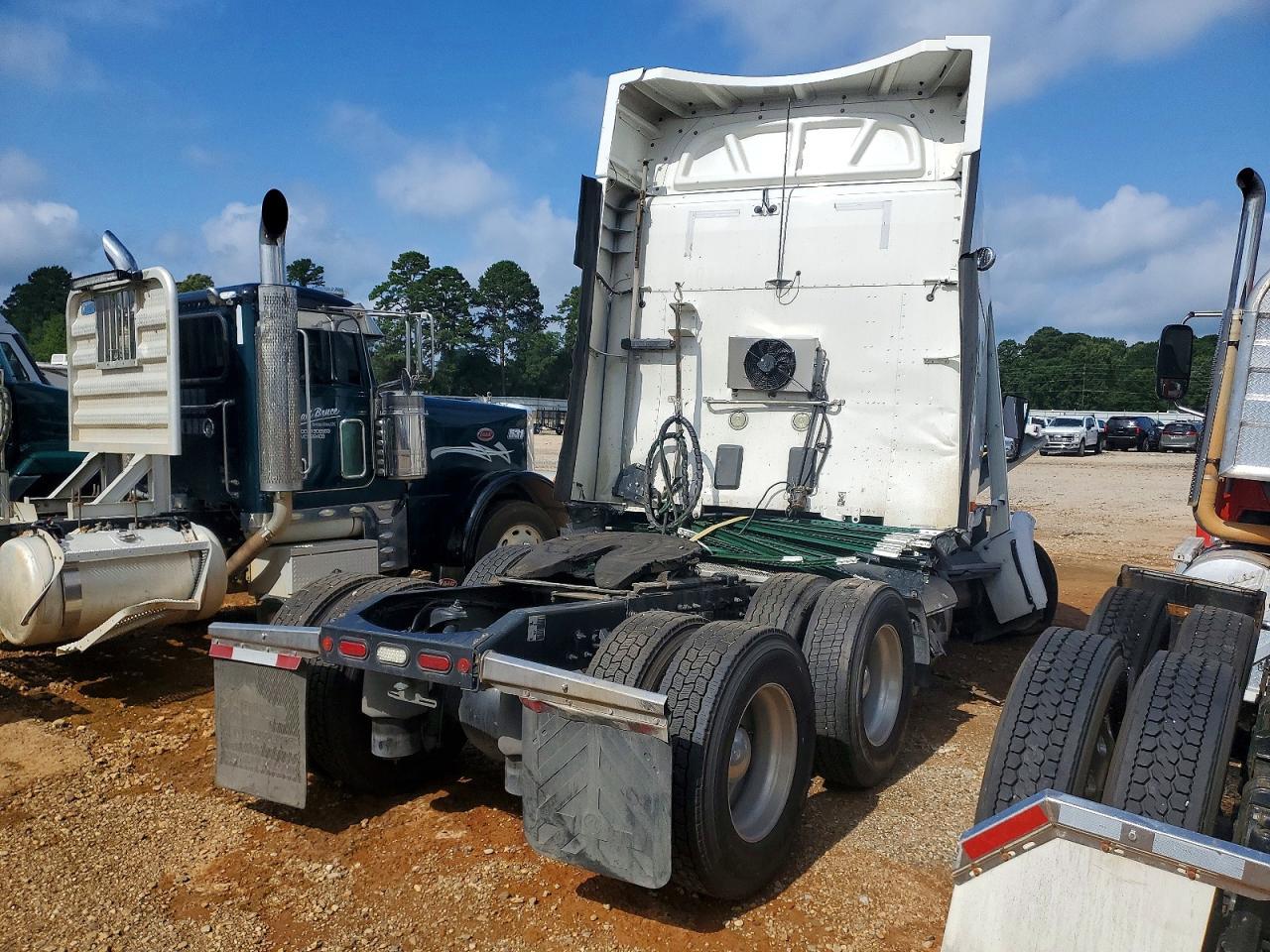 2018 Peterbilt 579 Semi Truck