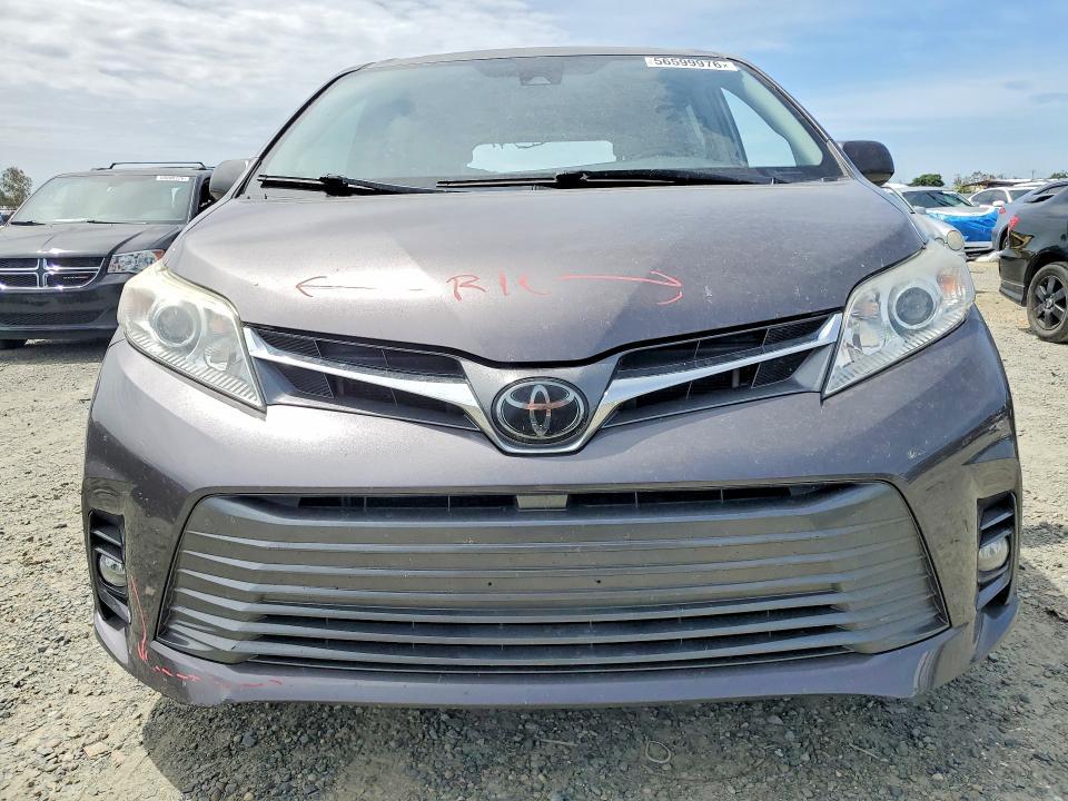 2019 Toyota Sienna xle 8-passenger