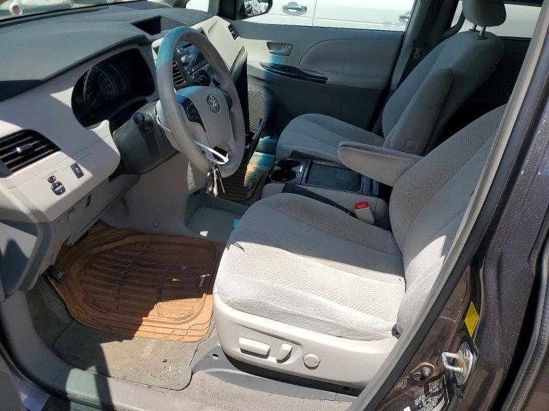 2011 Toyota Sienna le