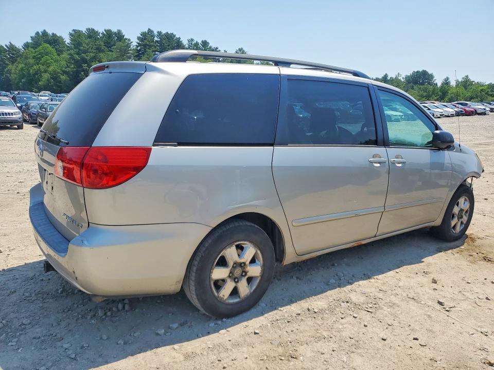 2006 Toyota Sienna le 7 Passenger