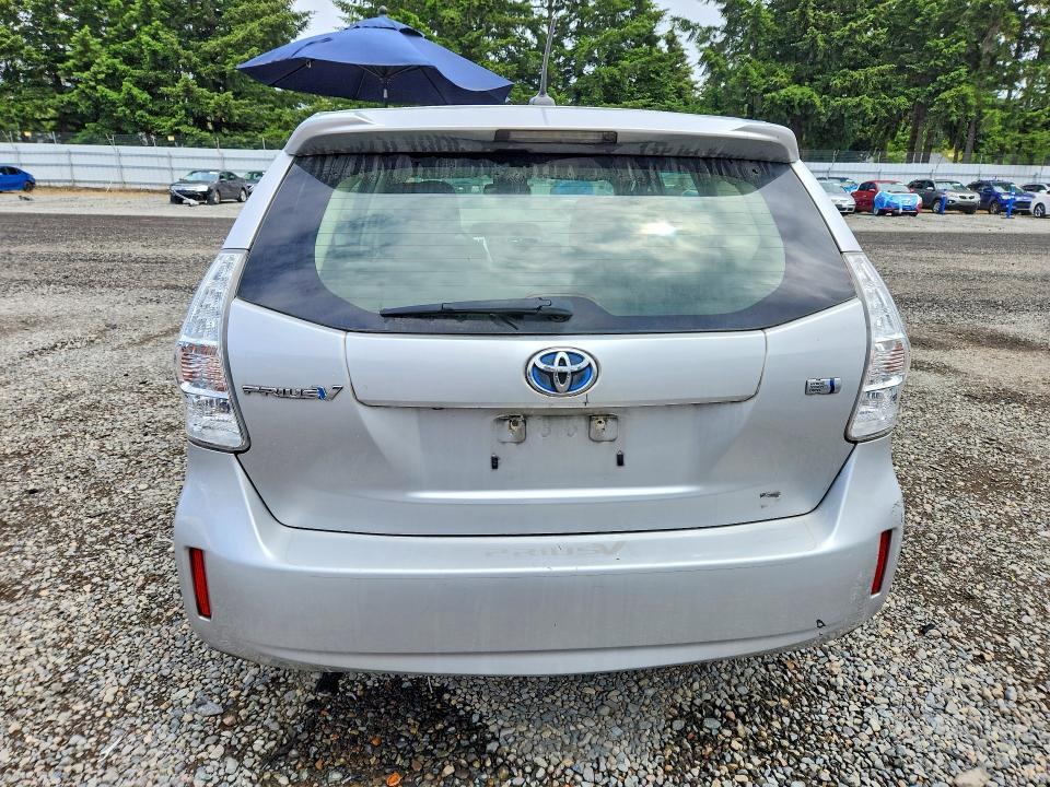 2013 Toyota Prius v Five