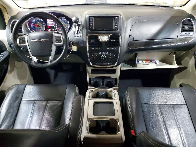 2013 Chrysler Town & Country Touring