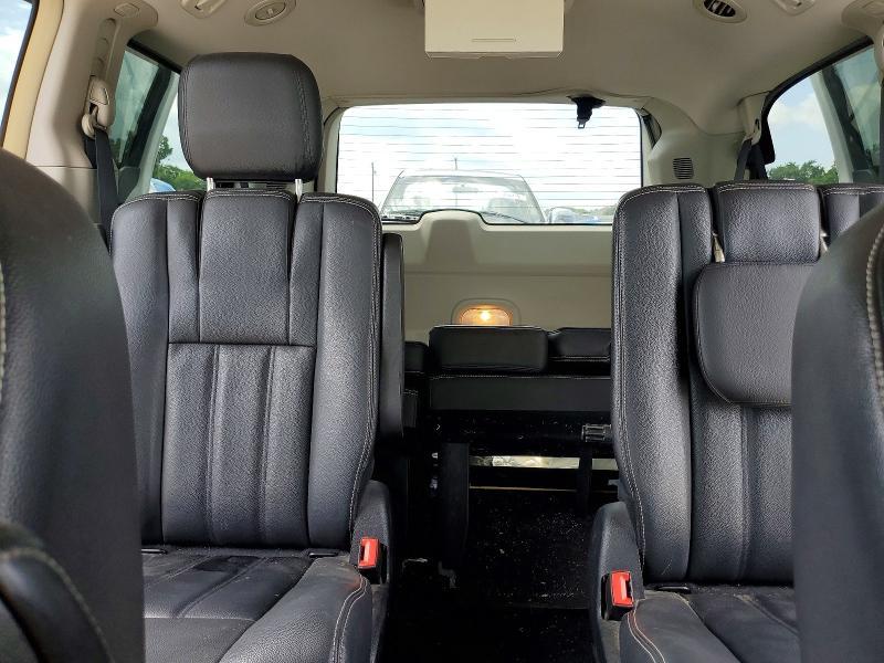 2016 Chrysler Town-country