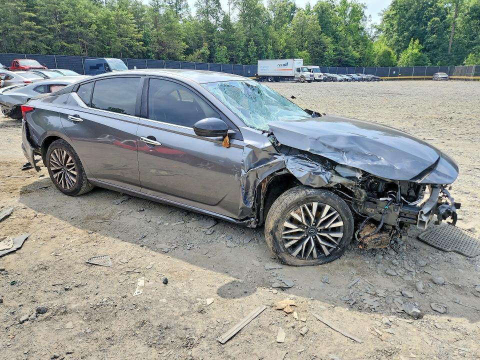 2023 Nissan Altima sv