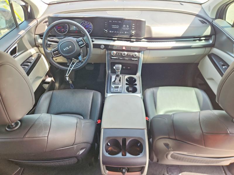 2023 KIA Carnival lx