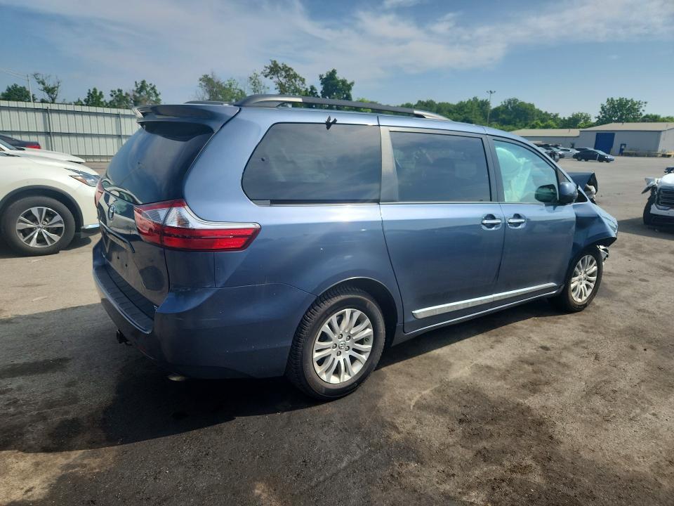 2017 Toyota Sienna xle 8-passenger