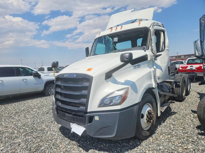 2022 Freightliner Cascadia 126 Semi Truck