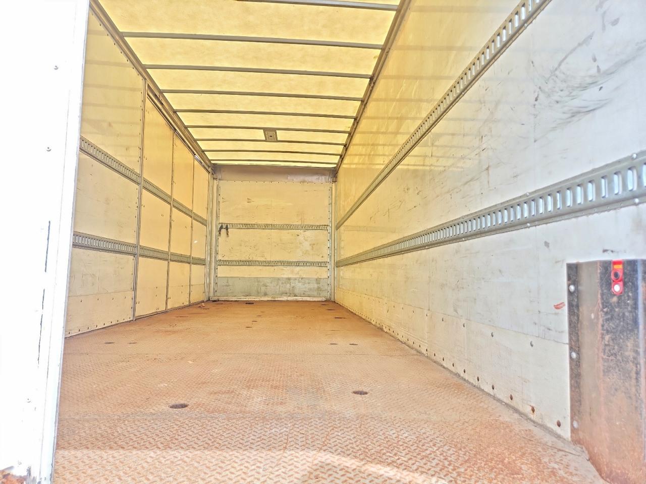 2018 Hino 338 BOX Truck