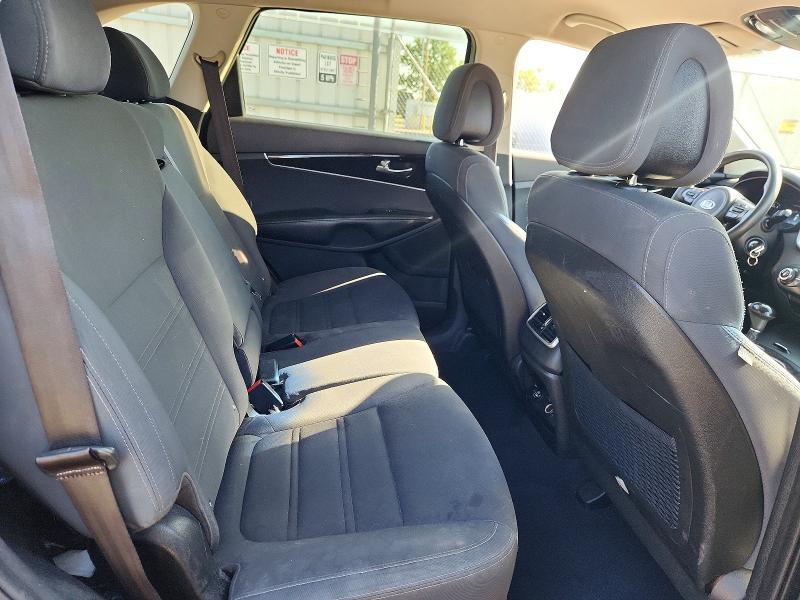 2016 KIA Sorento lx