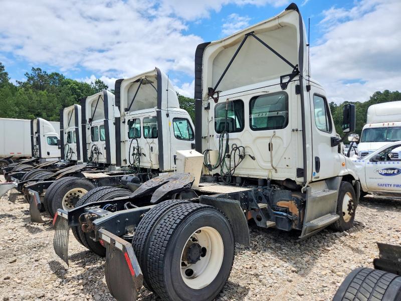 2018 Freightliner Cascadia 113 Semi Truck