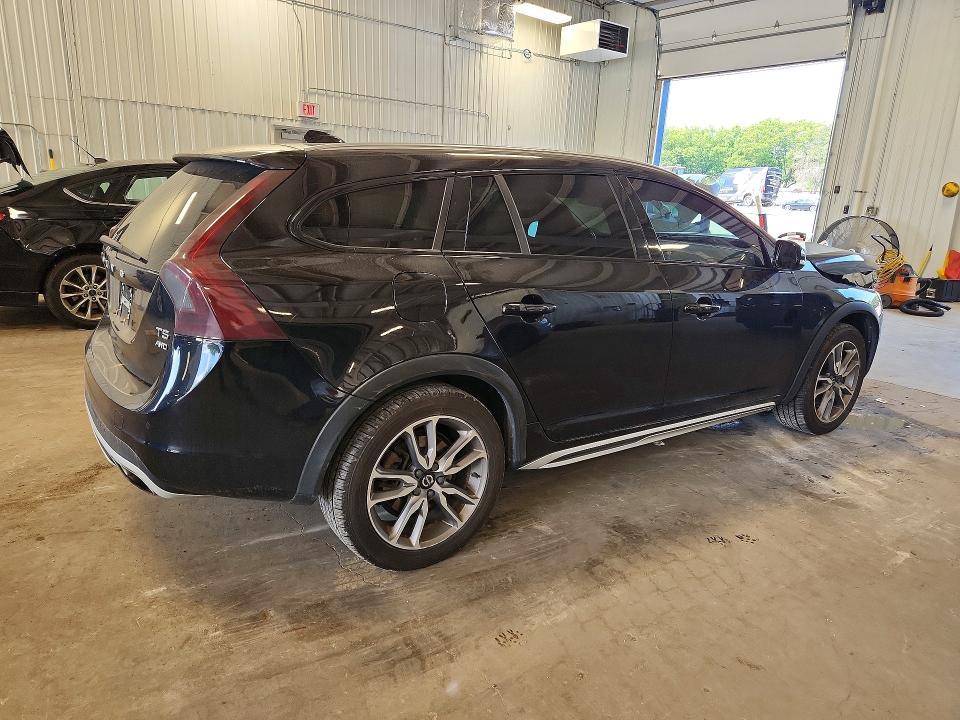 2018 Volvo V60 Cross Country Premier