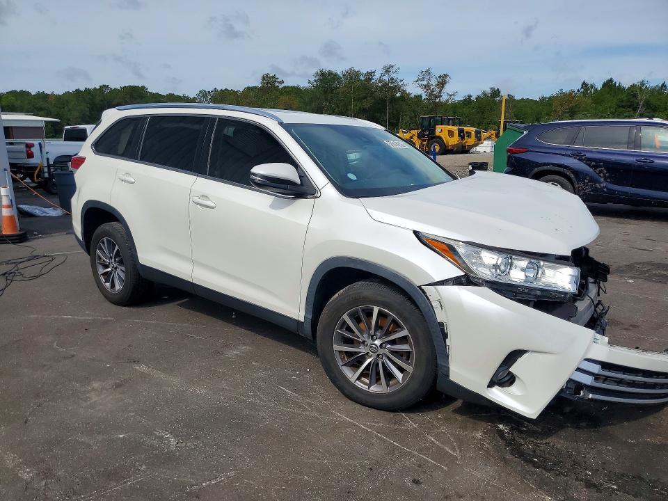 2019 Toyota Highlander xle