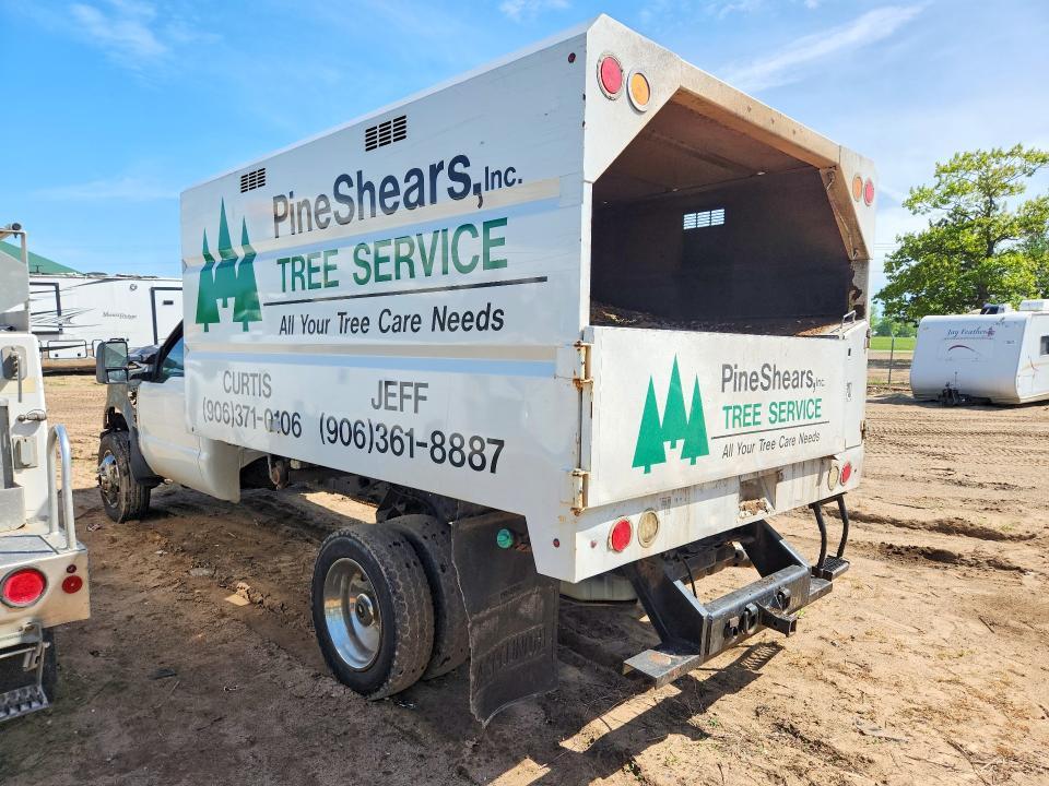 2010 Ford F450 Super Duty Chipper Truck