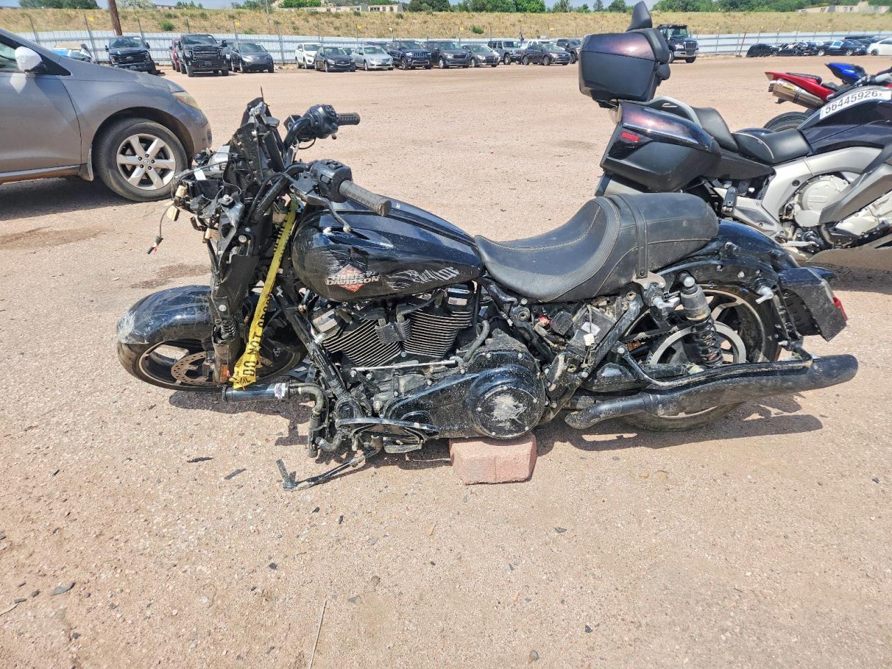 2025 Harley-Davidson Flhx