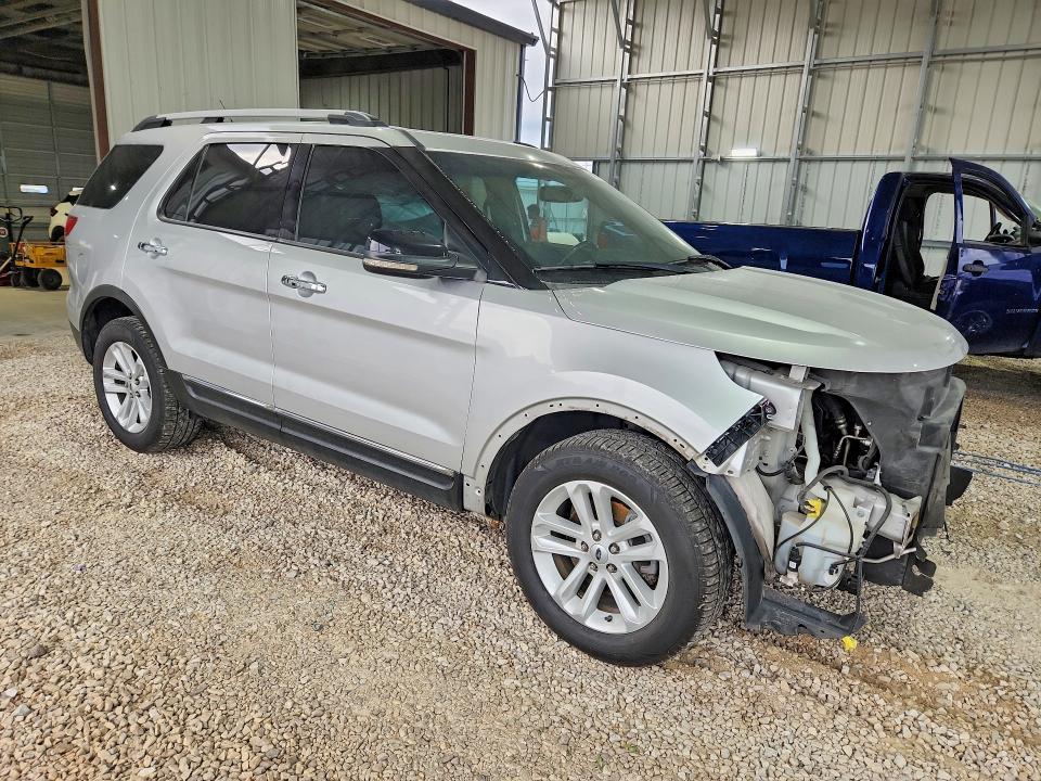 2012 Ford 12 Pass van xlt
