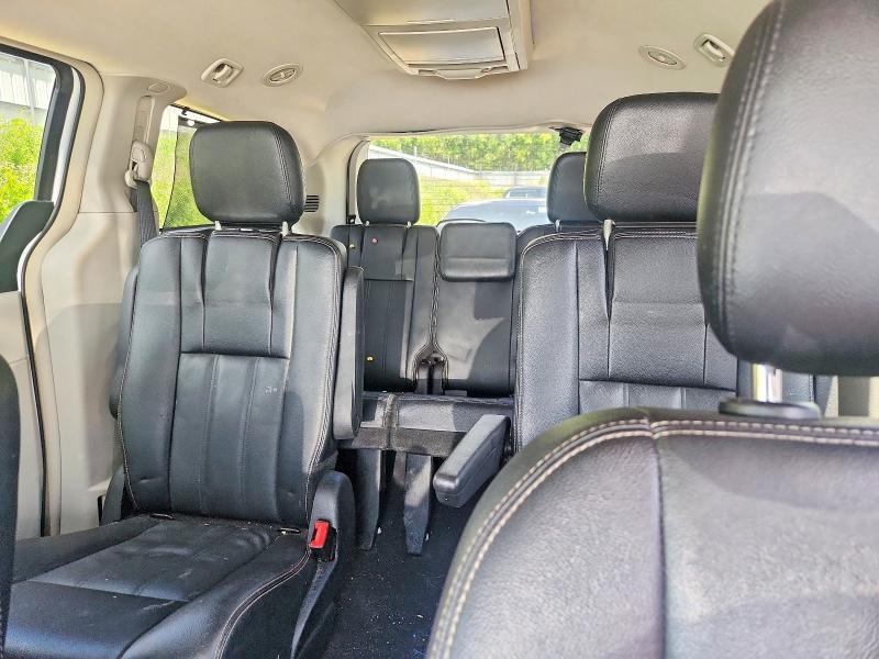 2016 Chrysler Town & Country Touring