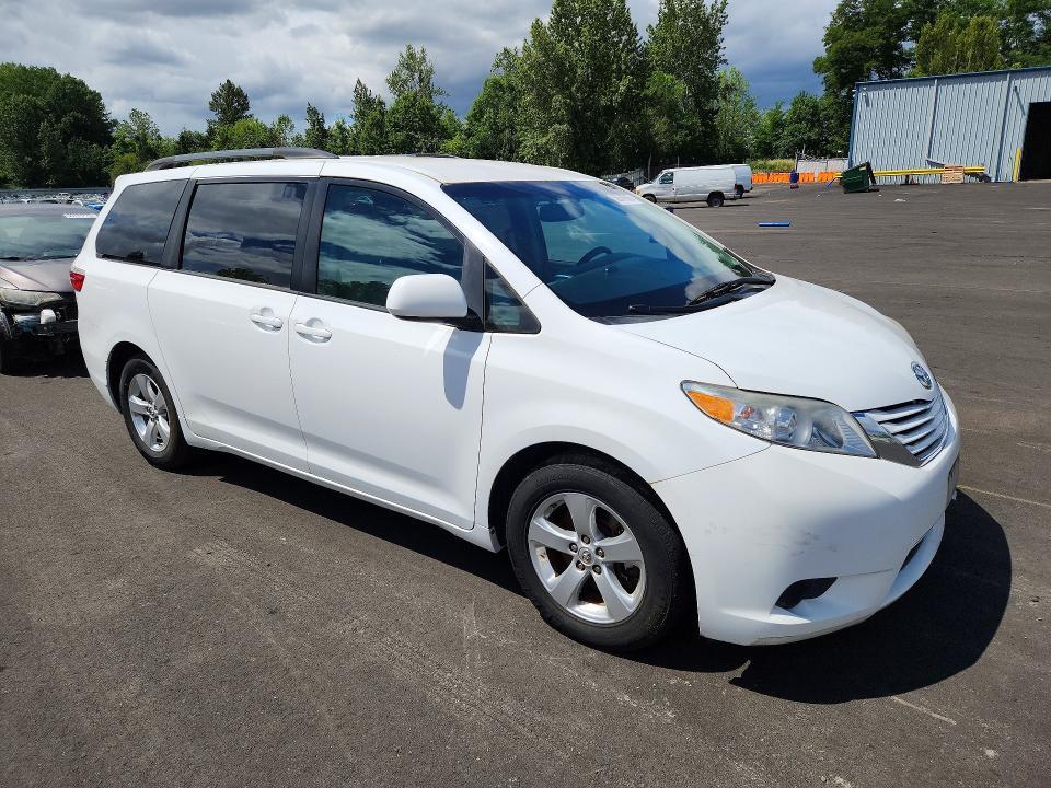 2015 Toyota Sienna le