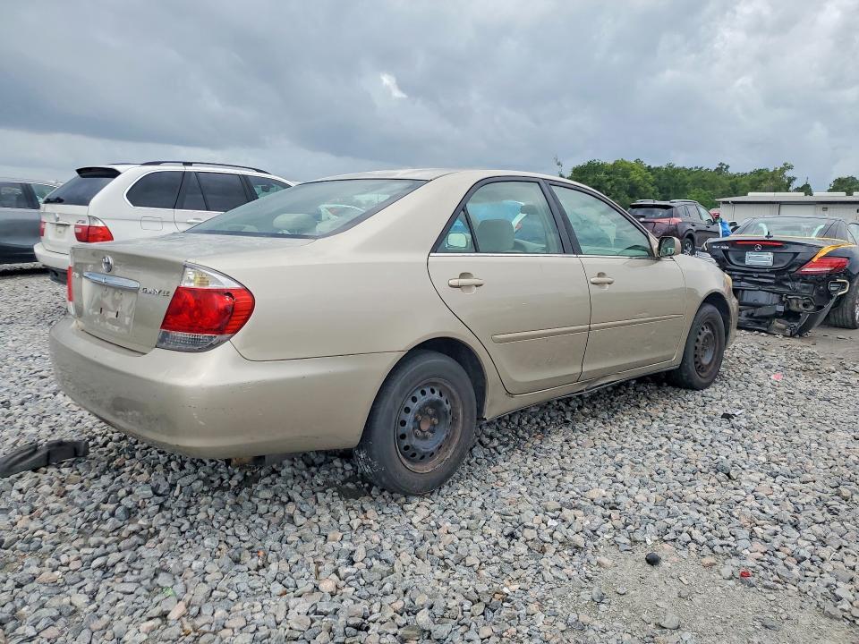 2005 Toyota Camry le