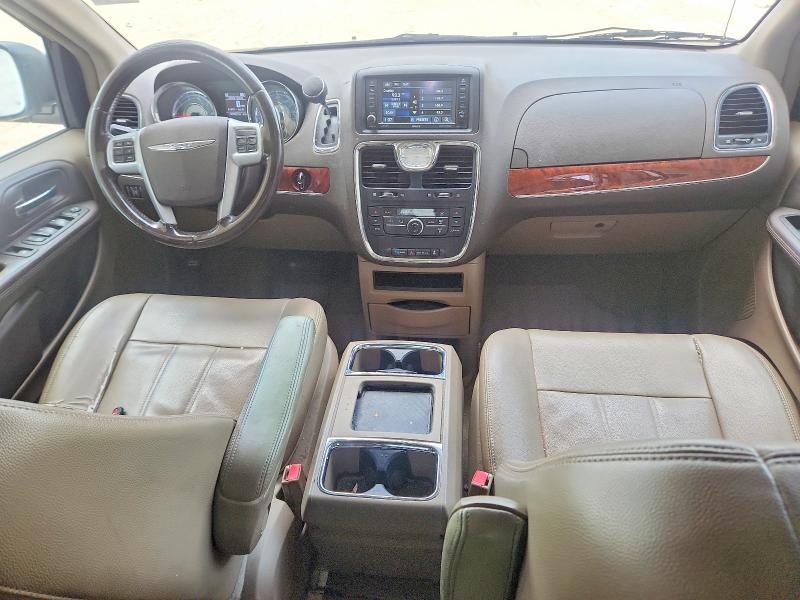 2013 Chrysler Town & Country Touring