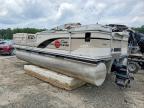 2000 Sun Tracker Boat-Pontoon Boat
