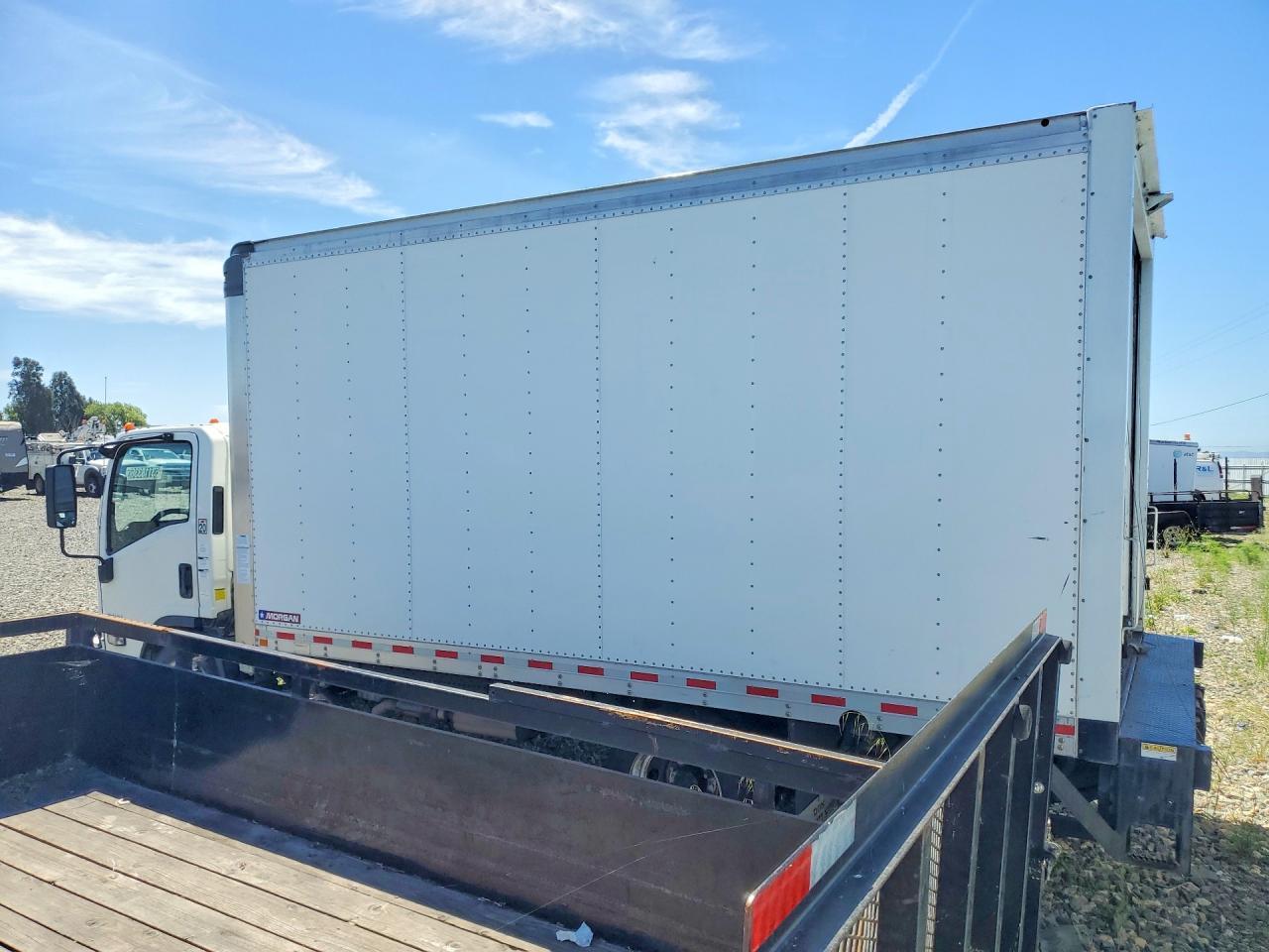 2021 Chevrolet 4500 BOX Truck