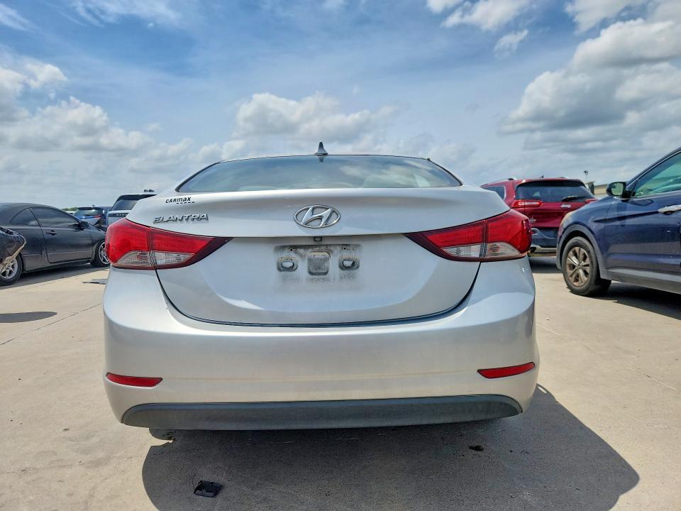 2014 Hyundai Elantra se