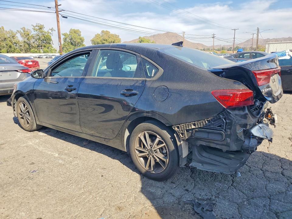 2023 KIA Forte lxs