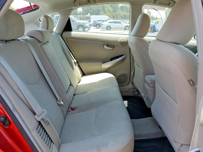 2010 Toyota Prius iii