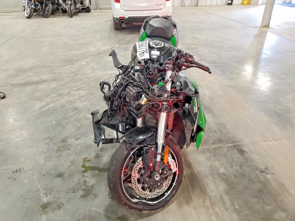 2025 Kawasaki ZX1002 R