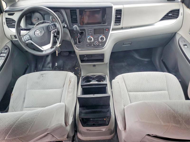 2017 Toyota Sienna le
