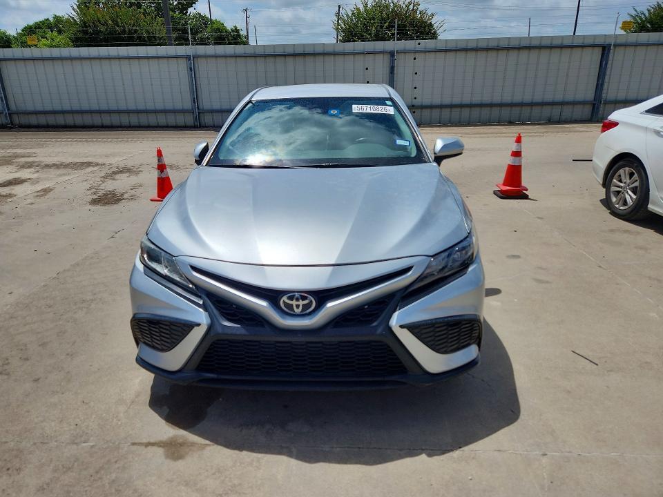 2021 Toyota Camry se