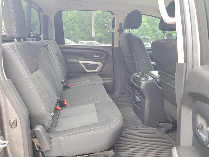 2018 Nissan Titan SV
