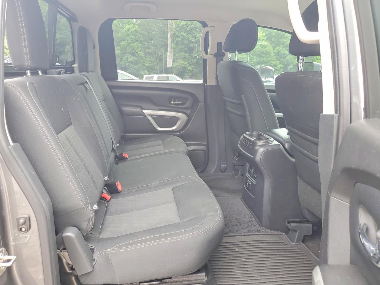 2018 Nissan Titan SV