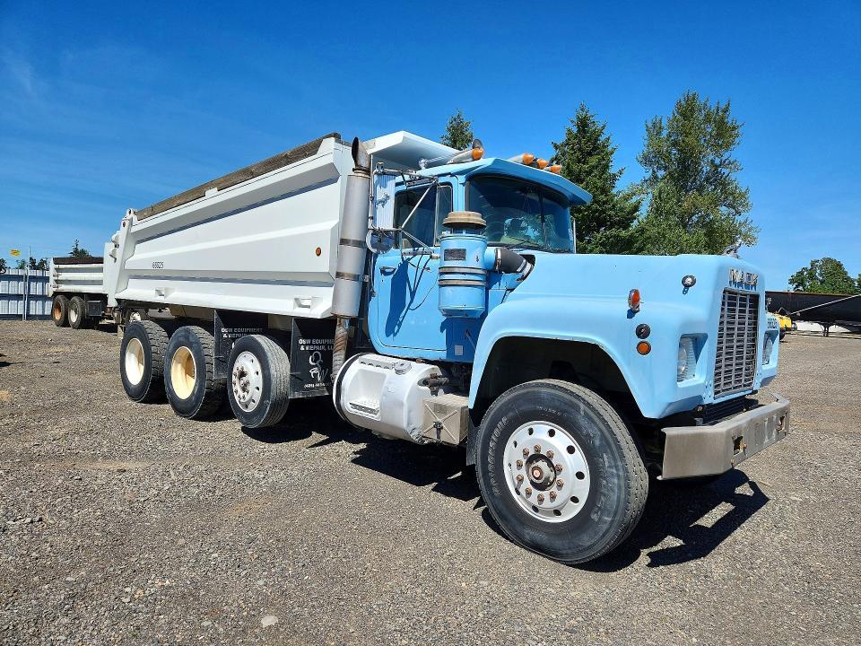 1990 Mack RB688S Dump Truck