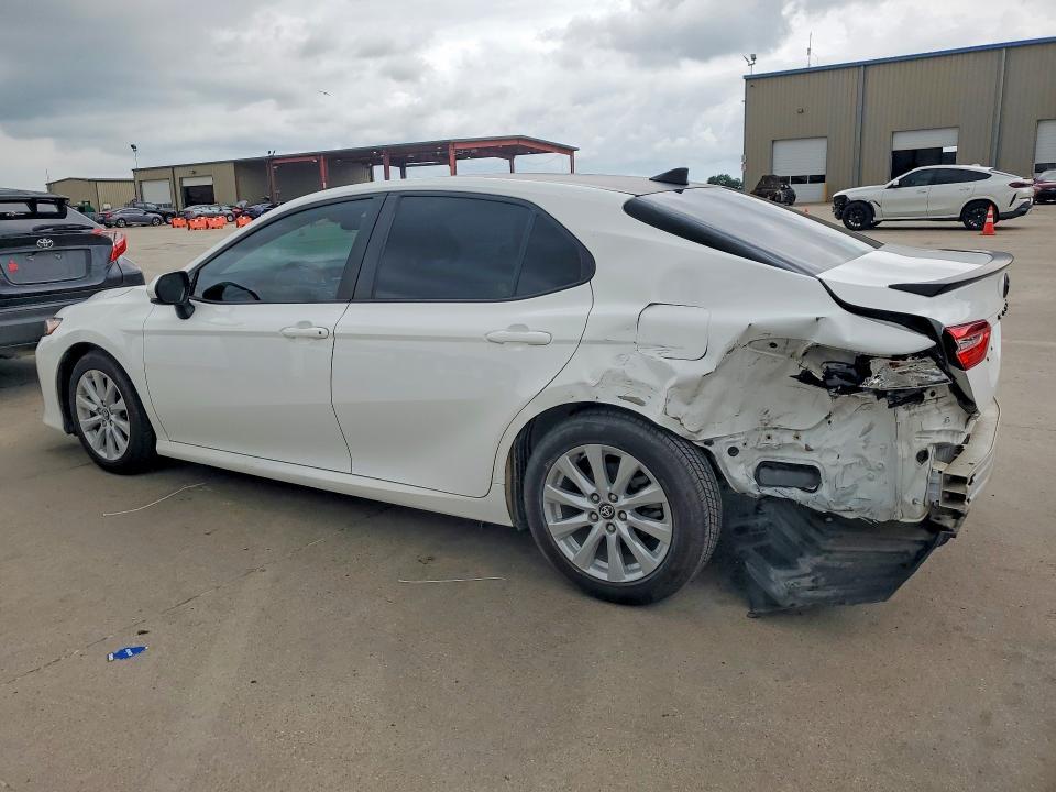 2020 Toyota Camry le