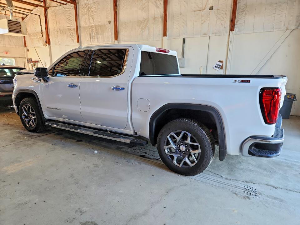 2025 GMC Sierra K1500 SLT
