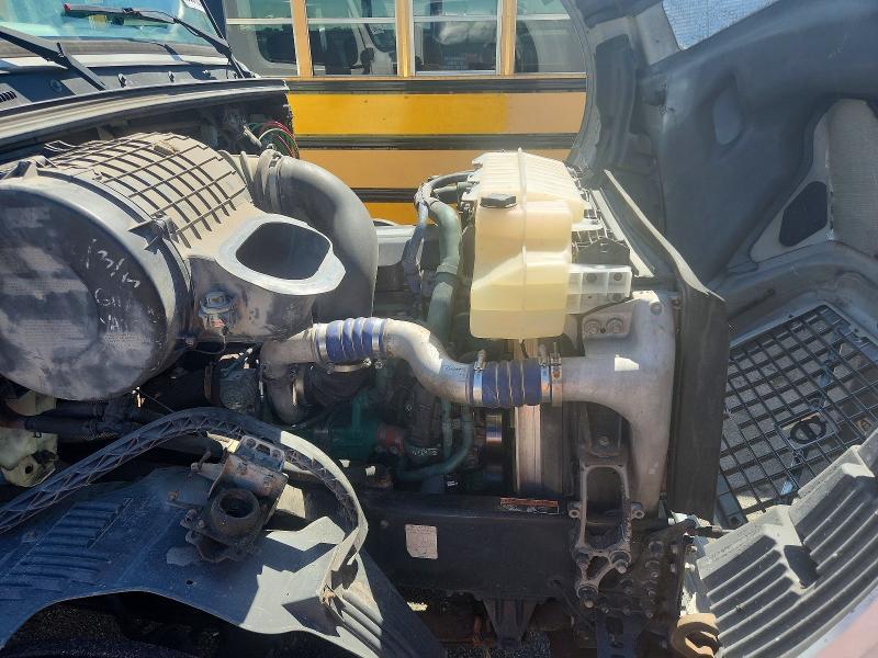 2014 Volvo Vnl Semi Truck
