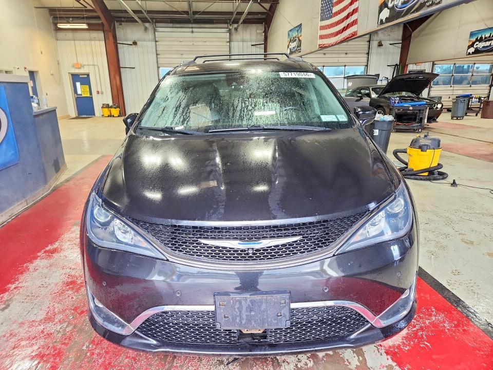 2018 Chrysler Pacifica Touring l