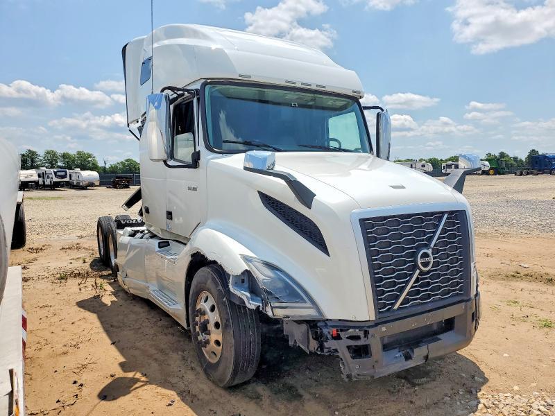 2023 Volvo VN VNL-Semi Truck