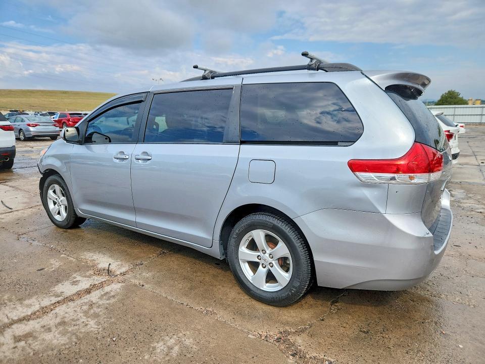 2014 Toyota Sienna le