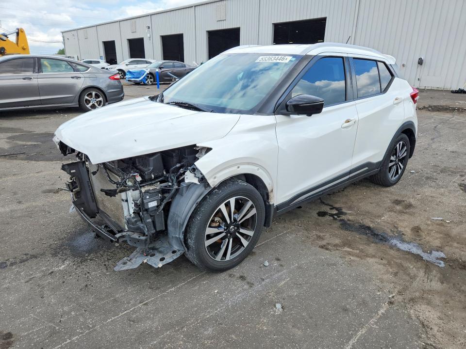 2018 Nissan Kicks sr